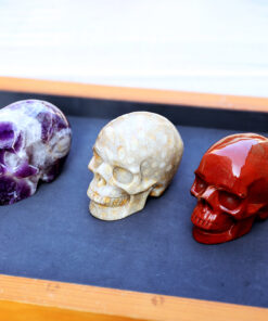 Wholesale 3 Inch Natural Crystal Skull Head Carving Hand Carved Quartz Stone Sculpture Home Decoration Gift Fashion