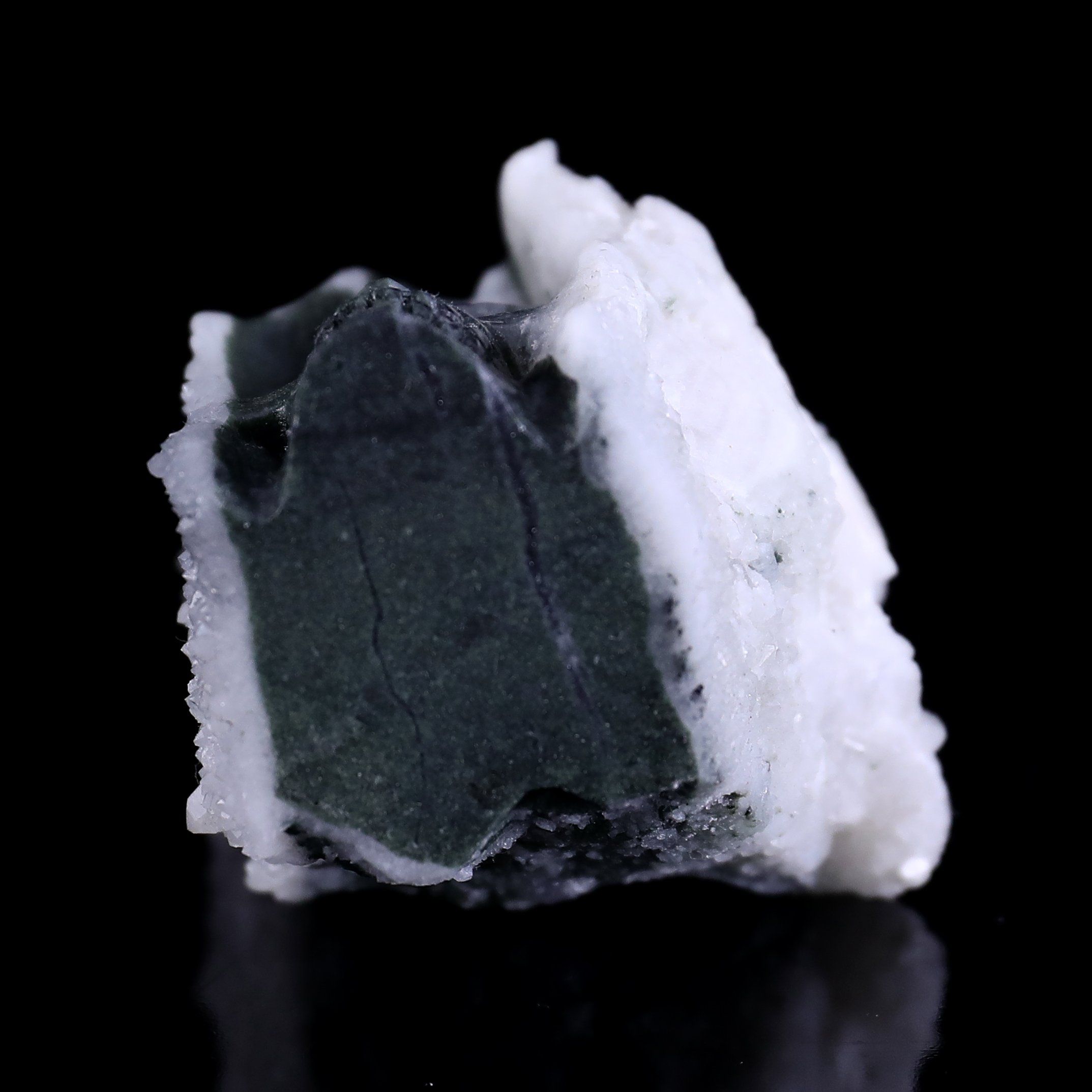 Quartz-Rock-Druse-Mineral-Specimen-Skull-Hand-Carved-Crystal-Mineral-Ornament (5)