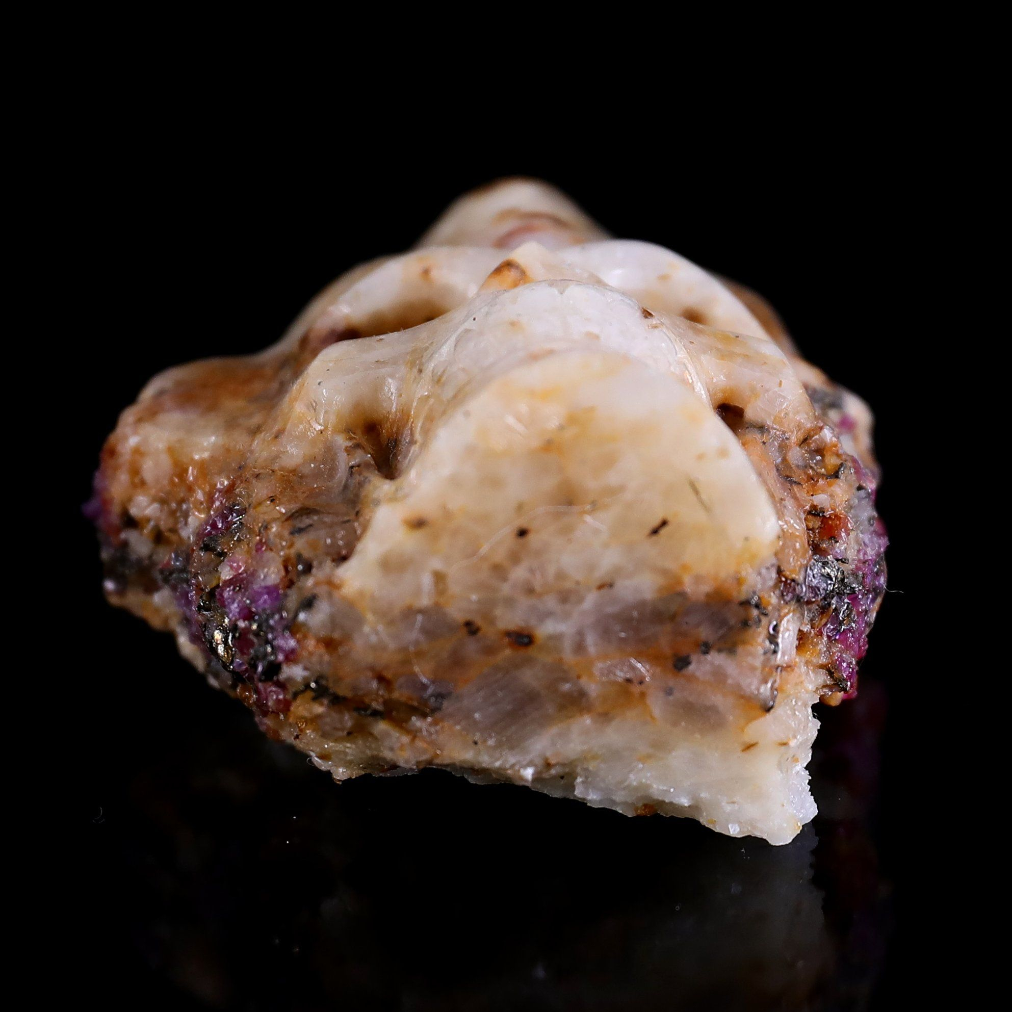Red Corundum Mineral Specimen Skull Hand-Carved Crystal Mineral Ornament (2)