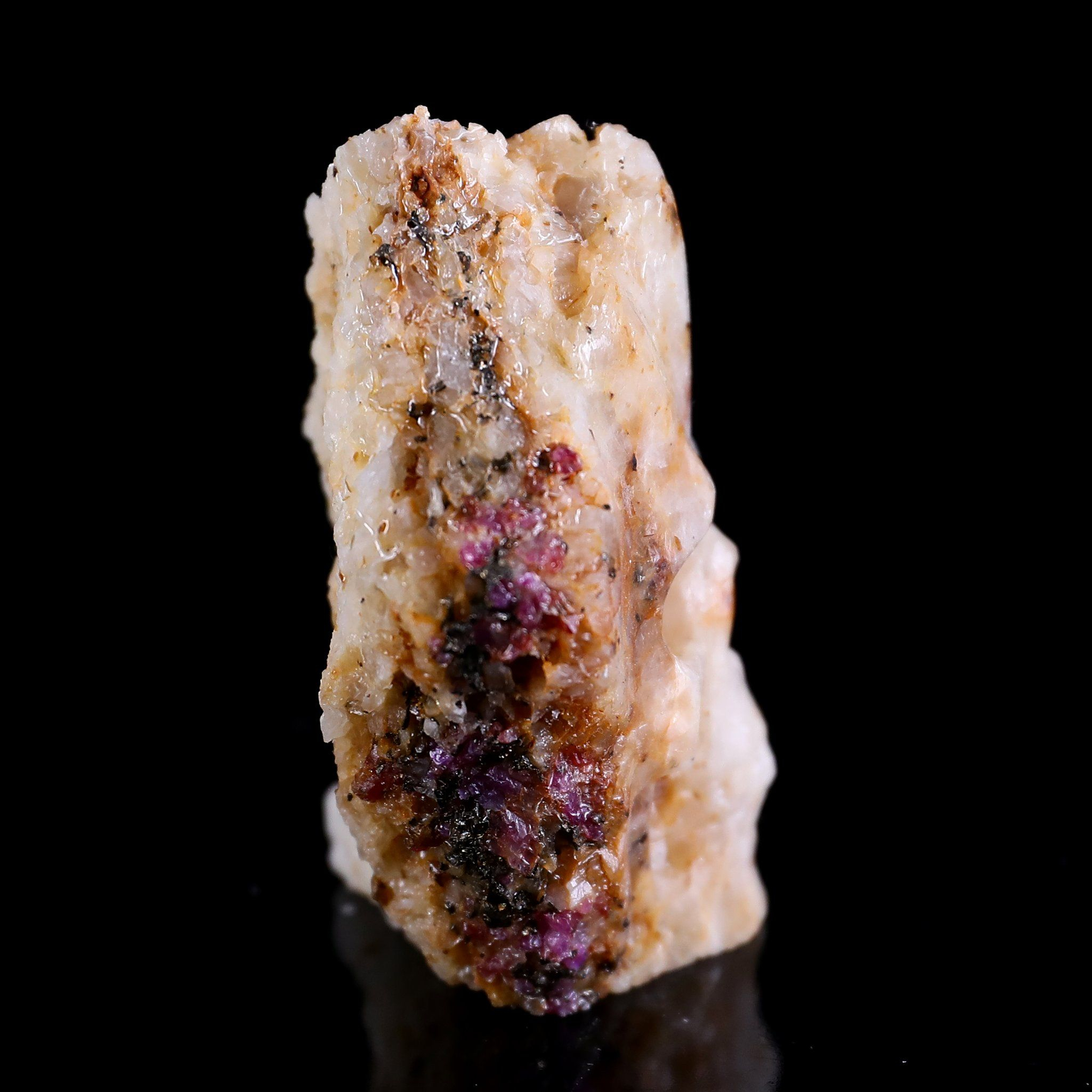 Red Corundum Mineral Specimen Skull Hand-Carved Crystal Mineral Ornament (4)