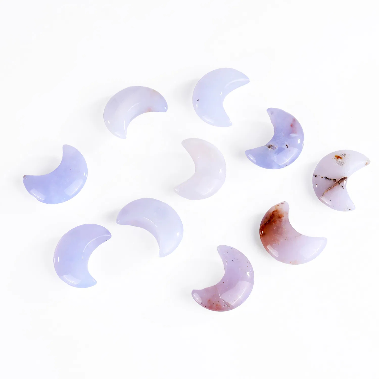 Natural Crystal Crafts Moon Blue Chalcedony Moons Crystal Necklace Pendant pictures & photos (4)