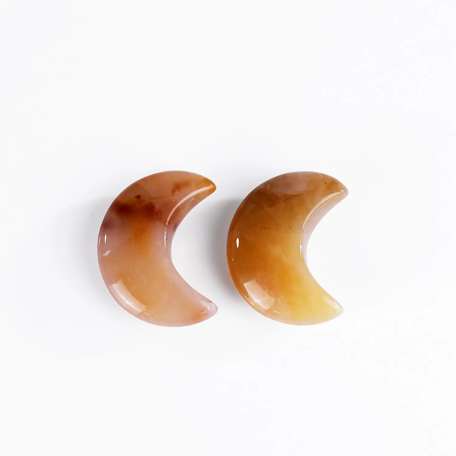 Wholesale Price Healing Stones Crystal Moons Crafts Chalcedony Moon for Home Decor pictures & photos (2)